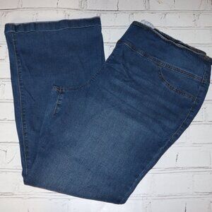 💙✨ Sofia Jeans by Sofia Vergara “Melisa” Flare · 20W · Medium Wash